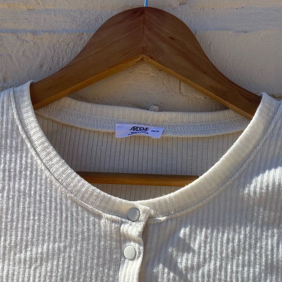 Ardene | White Cropped Long-Sleeve Top | XS - Picture 3 of 3